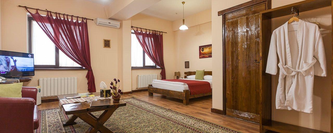 Saraishyq Hotel Almaty Extérieur photo