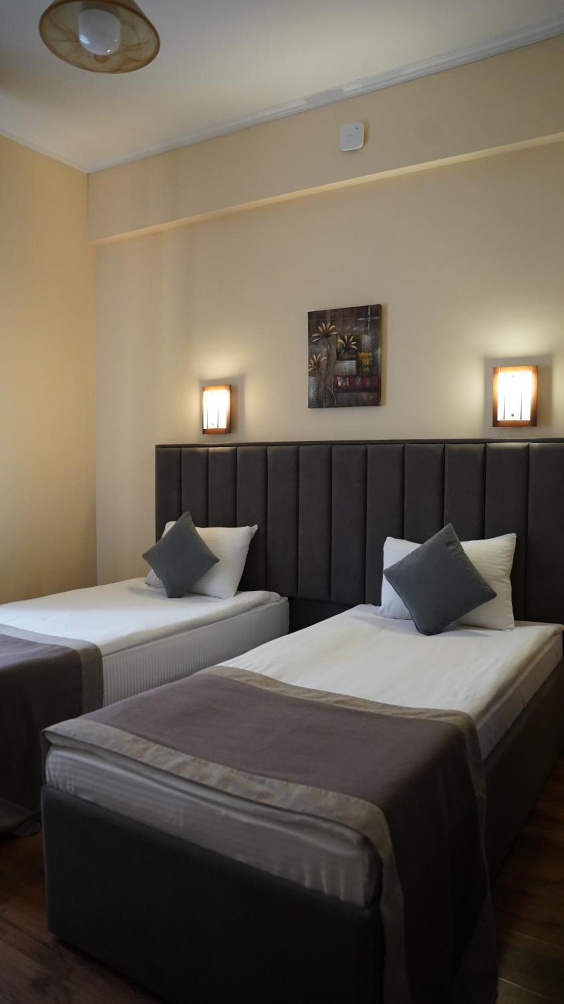 Saraishyq Hotel Almaty Extérieur photo