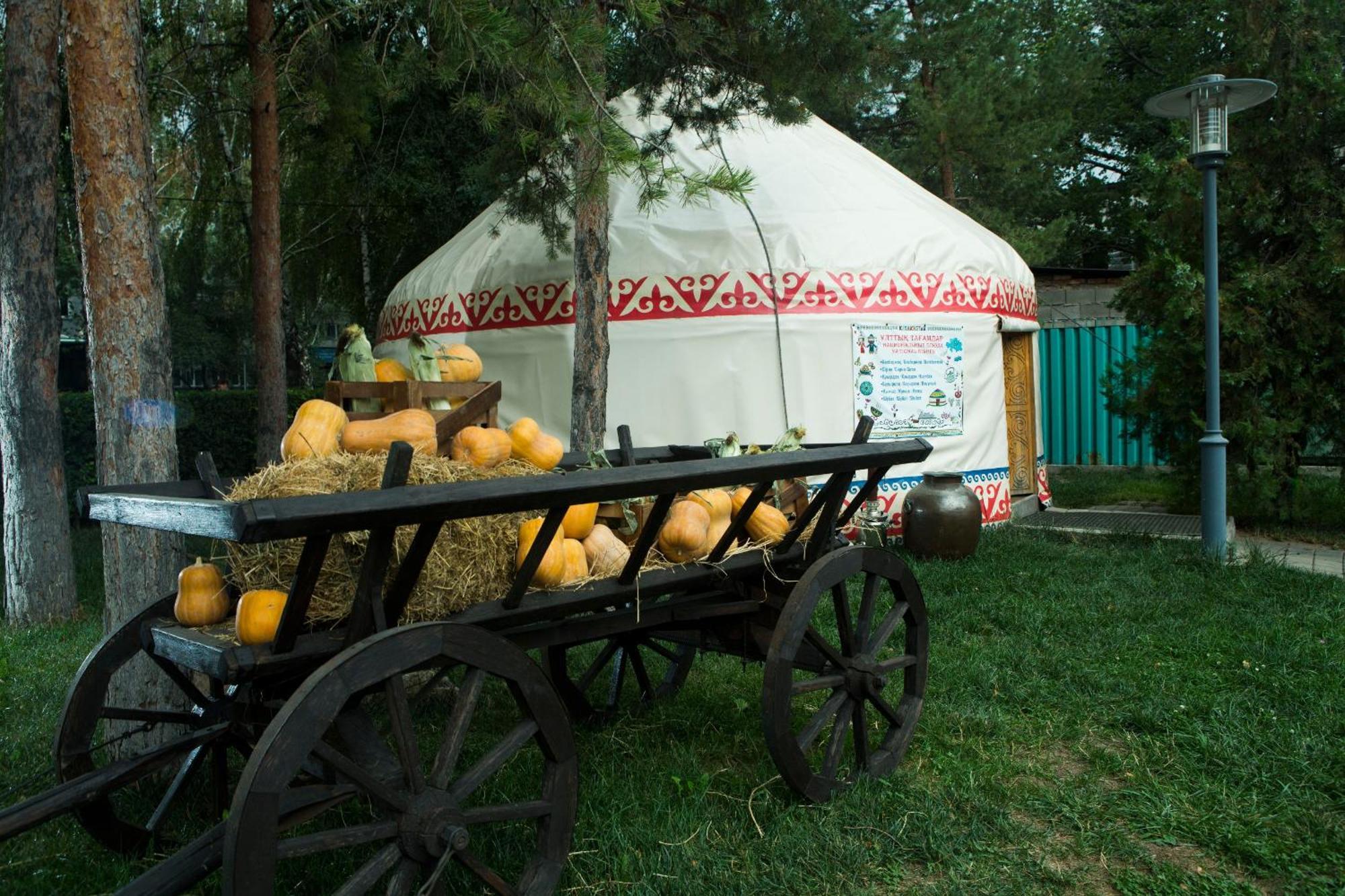 Saraishyq Hotel Almaty Extérieur photo