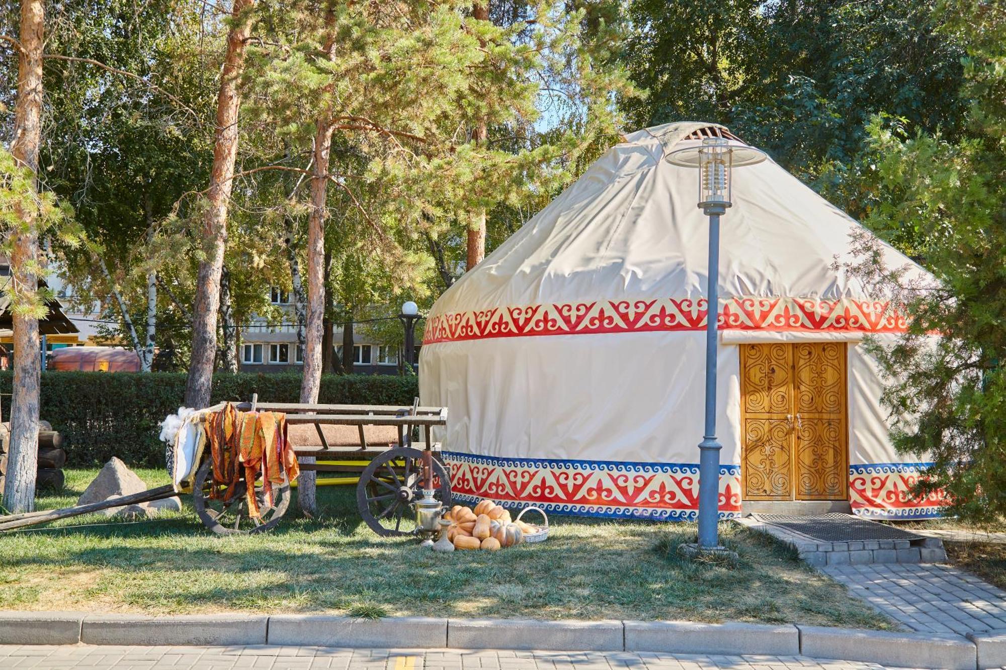 Saraishyq Hotel Almaty Extérieur photo