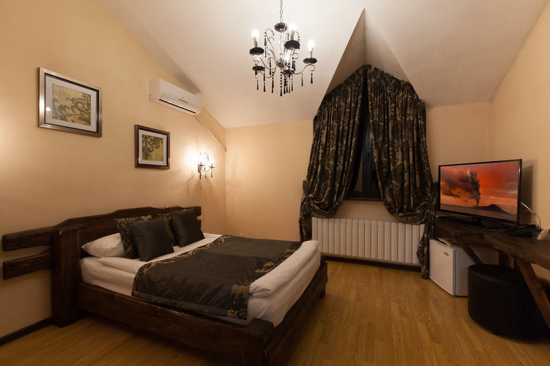 Saraishyq Hotel Almaty Extérieur photo